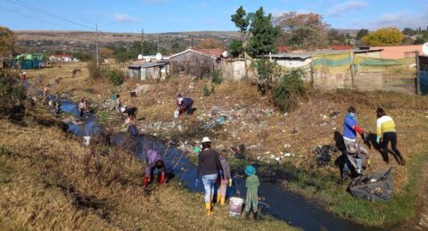 Zum Artikel "Institutskolloquium KG: Researching River Relations is Dirty Work! – 14.05.2025"